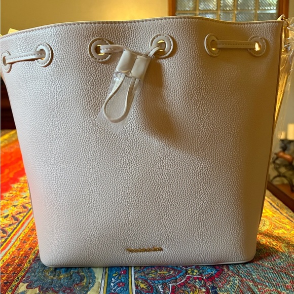 NWT Tahari Cream Shoulder Bag - Picture 2 of 8
